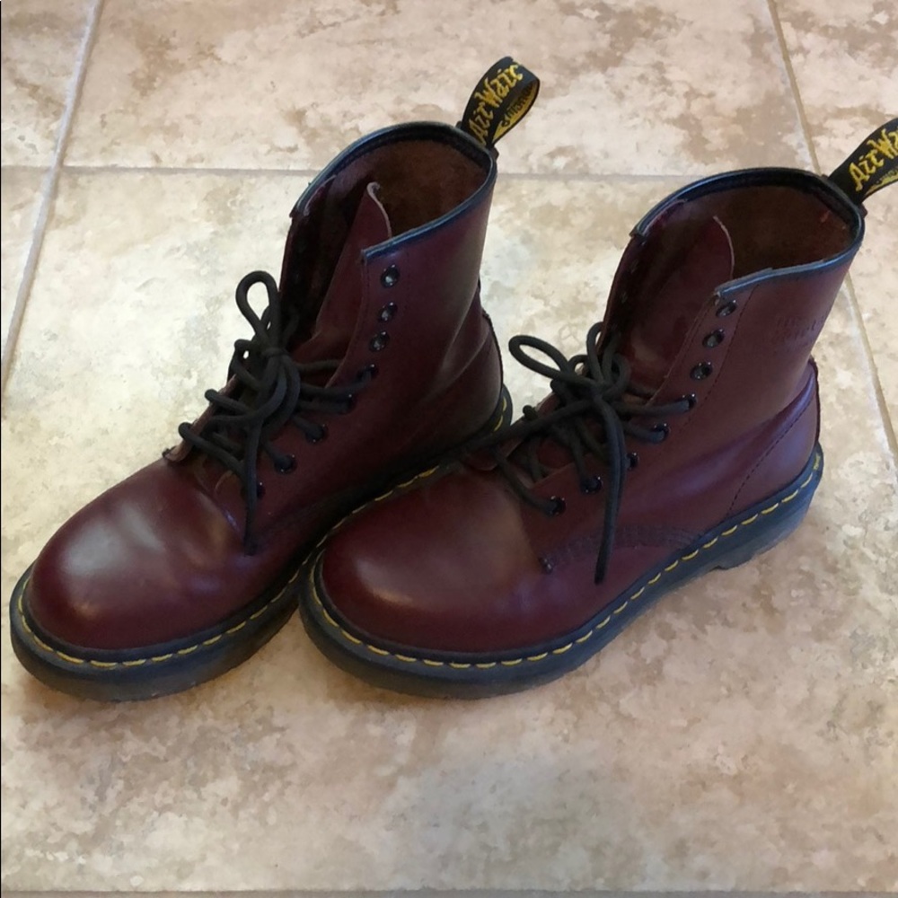 Super cute Doc Martins! Women’s size 6!